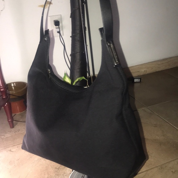 AUTHENTIC SALVATORE FERRAGAMO BLACK SHOULDER BAG - Picture 1 of 16